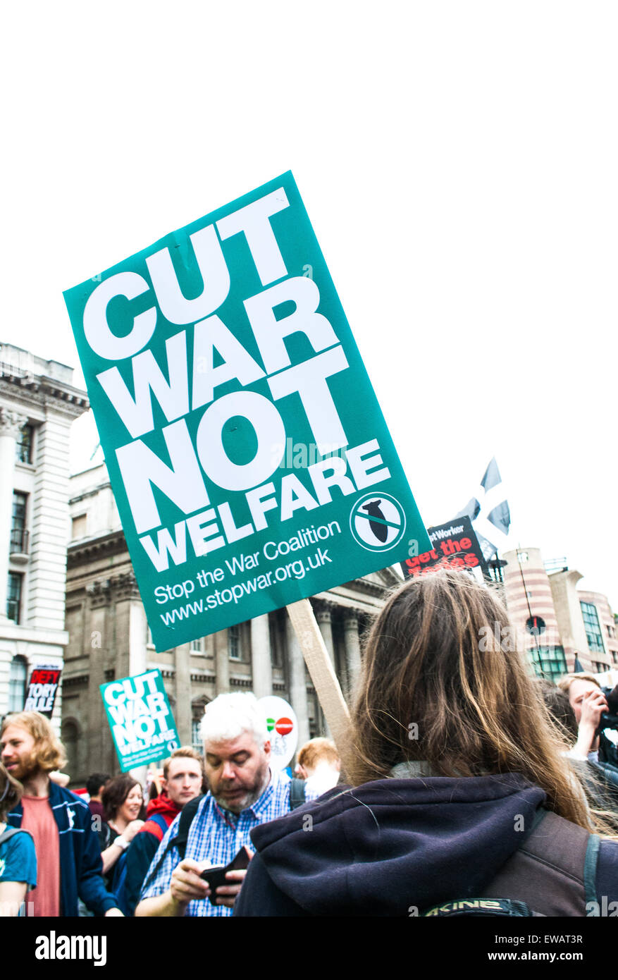 Anti-Sparmaßnahmen Schild am London Protest, Juni 2015 Stockfoto