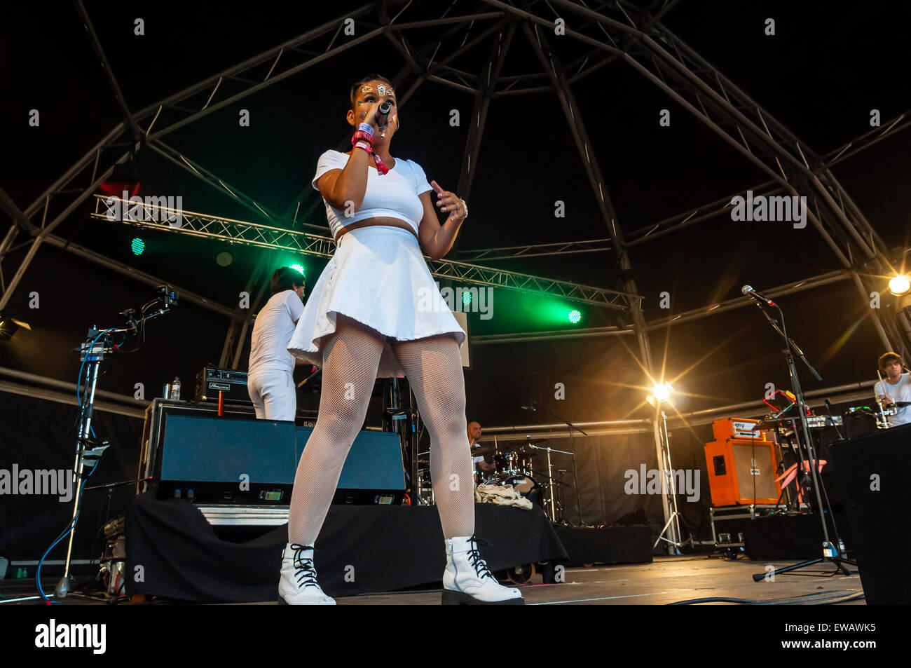 Barcelona, Katalonien, Spanien. 20. Juni 2015. Bomba Estéreo (CO), Konzert im Sonar tagsüber Concierto En el Sónar de Día - SonarVillage, Sonar 201 Credit: Cisco Pelay Alamy Live News Stockfoto