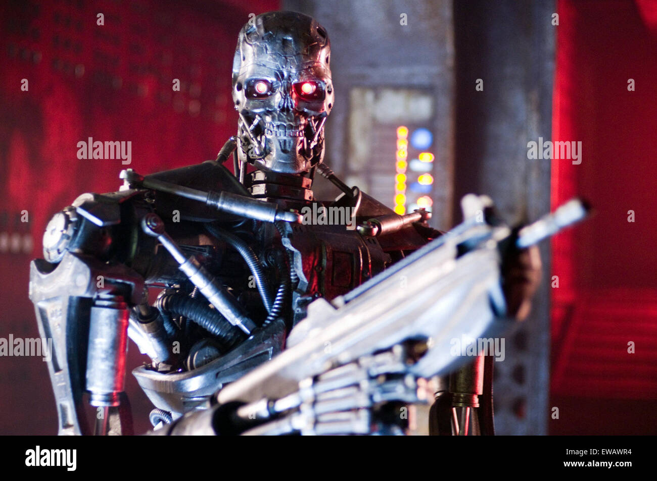 Terminator: die Erlösung (auch bekannt als Terminator 4: Heil) ist ein 2009 amerikanische Science-Fiction-Action-Film unter der Regie von McG und Darsteller Christian Bale und Sam Worthington.  Dieses Foto ist nur zu redaktionellen Zwecken und unterliegen dem Copyright von der Filmgesellschaft und/oder der Fotograf von dem Film oder der Firma zugeordnet und kann nur durch Veröffentlichungen im Zusammenhang mit der Förderung der oben genannten Film reproduziert werden. Eine obligatorische Gutschrift auf die Filmgesellschaft ist erforderlich. Der Fotograf sollte auch angerechnet werden, wenn bekannt. Stockfoto