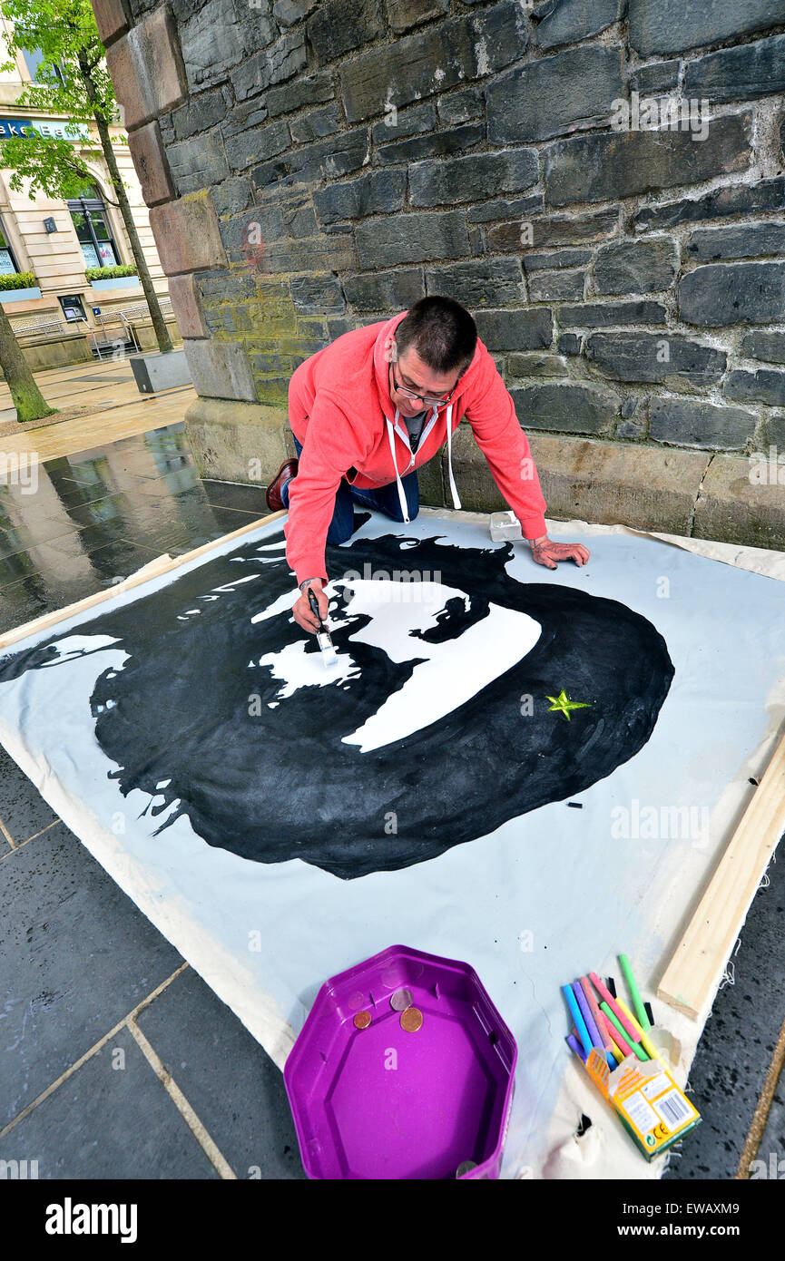 Streetart-Künstler neu Ikone Che Guevara (Ernesto Guevara De La Serna) Porträt, Londonderry (Derry), Nordirland Stockfoto