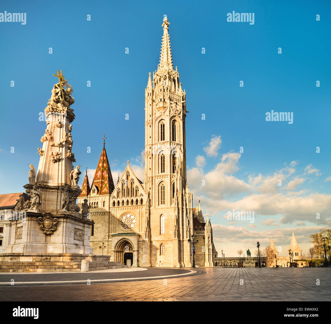 Matthias Kirche, trinity Monument und der Fischerhochburg in der Budaer Burg, Budapest, Ungarn Stockfoto