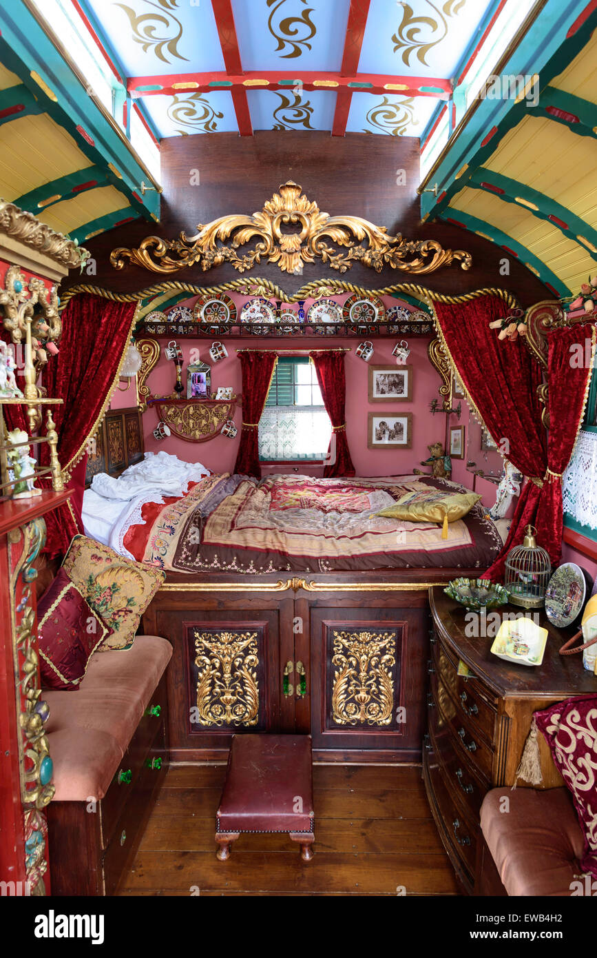 Gypsy Caravan Interieur Stockfoto Bild 84452958 Alamy