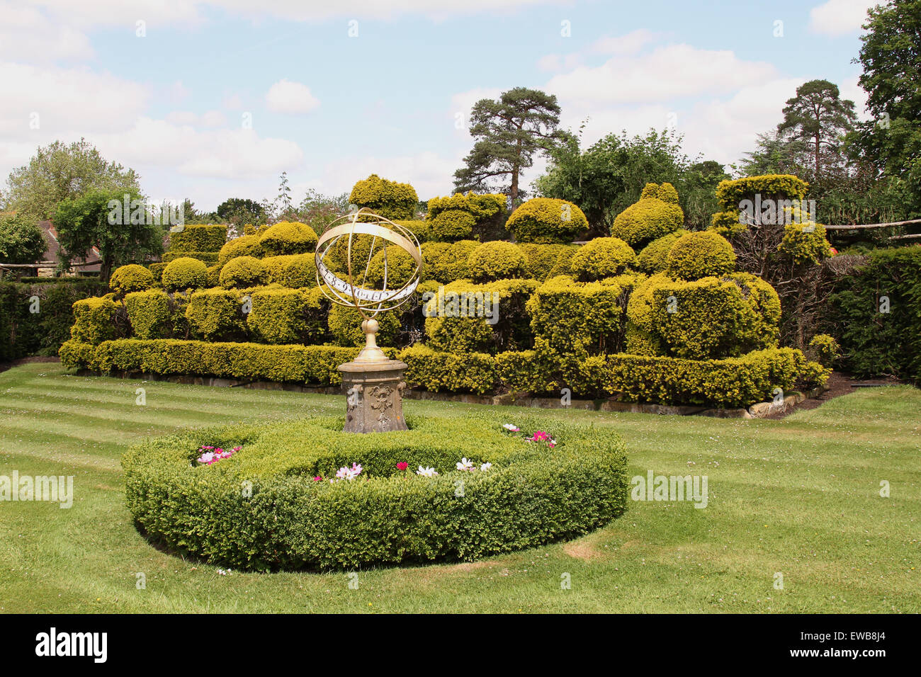 Gärten im Hever Castle in Kent UK Stockfoto