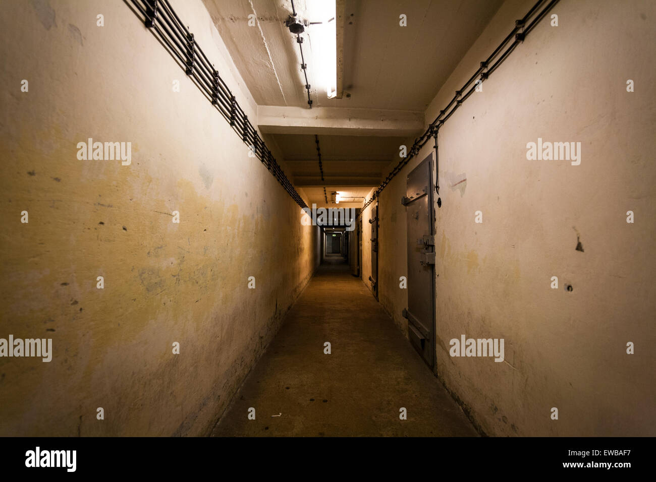 Gefängniszelle im Stasi-Gefängnis, Gedenkstätte Hohenschönhausen, Berlin, Deutschland Stockfoto