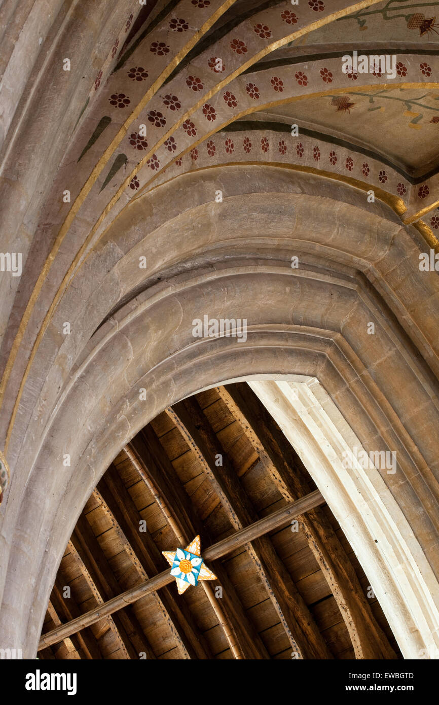 St. Mary Church, Yatton, Somerset. Senkrechte Kirche mit Kombi-Dach Stockfoto