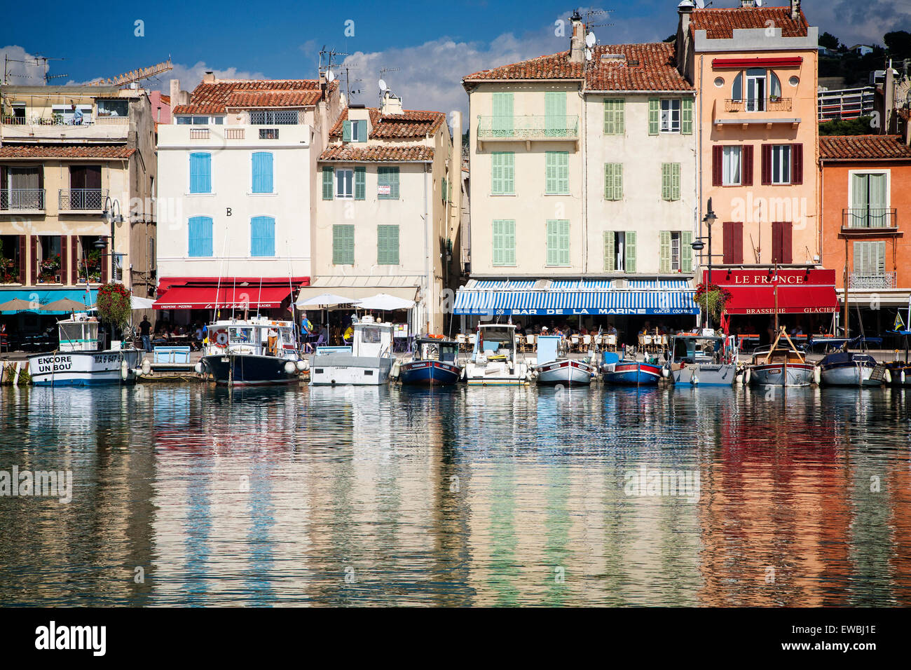 Den kleinen Hafen des Fischerdorfes Cassis, Frankreich. Stockfoto