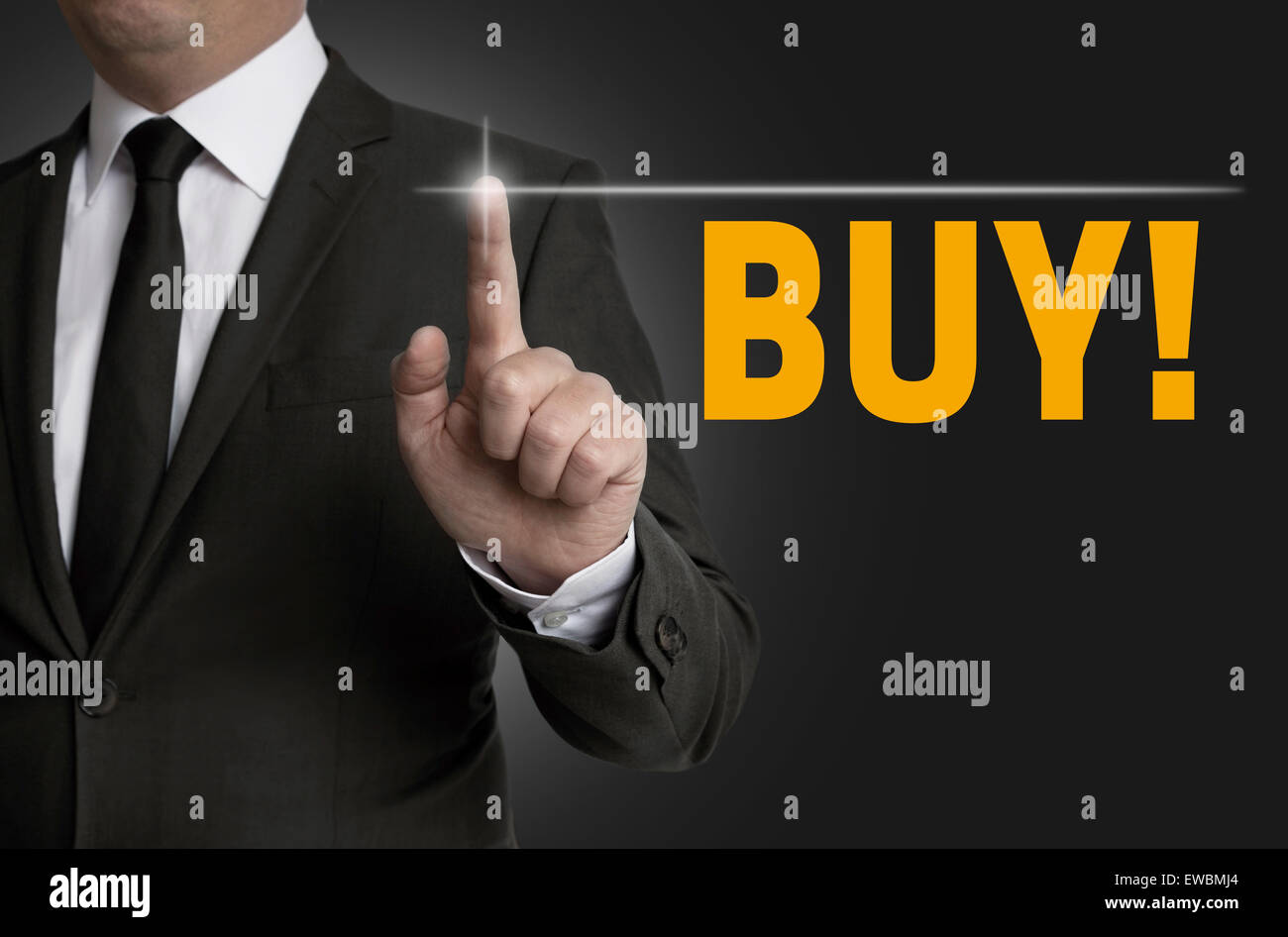 Kaufen Touchscreen wird betrieben von dem Geschäftsmann. Stockfoto