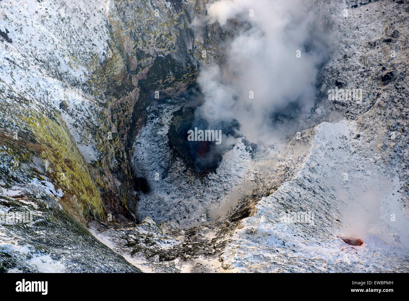 Lavasee im Krater des Mount Erebus, Antarktis. Stockfoto