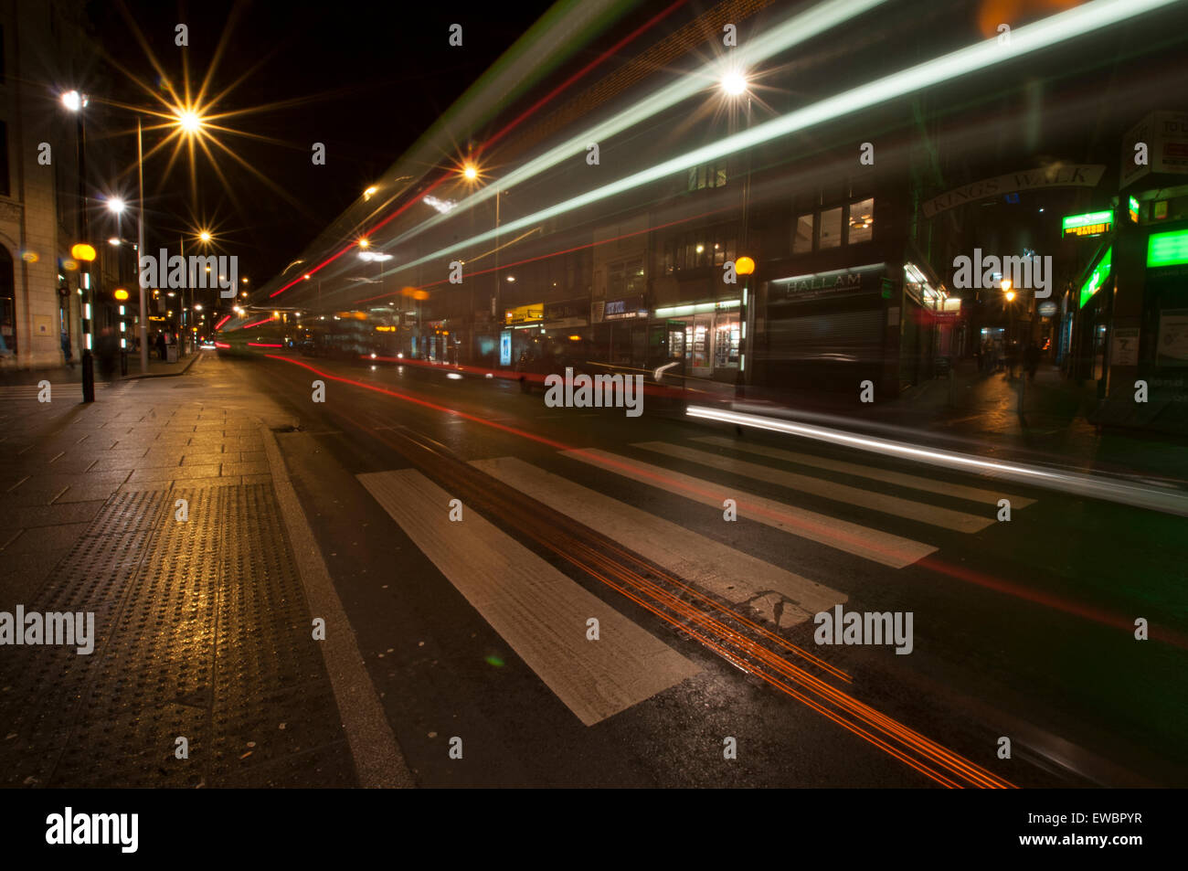 Goldschmied Street, Nottingham City in der Nacht, Nottinghamshire, England UK Stockfoto