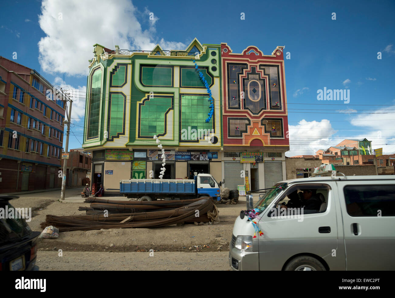 Modernes Gebäude in El Alto, in der Nähe von La Paz, Bolivien. Stockfoto