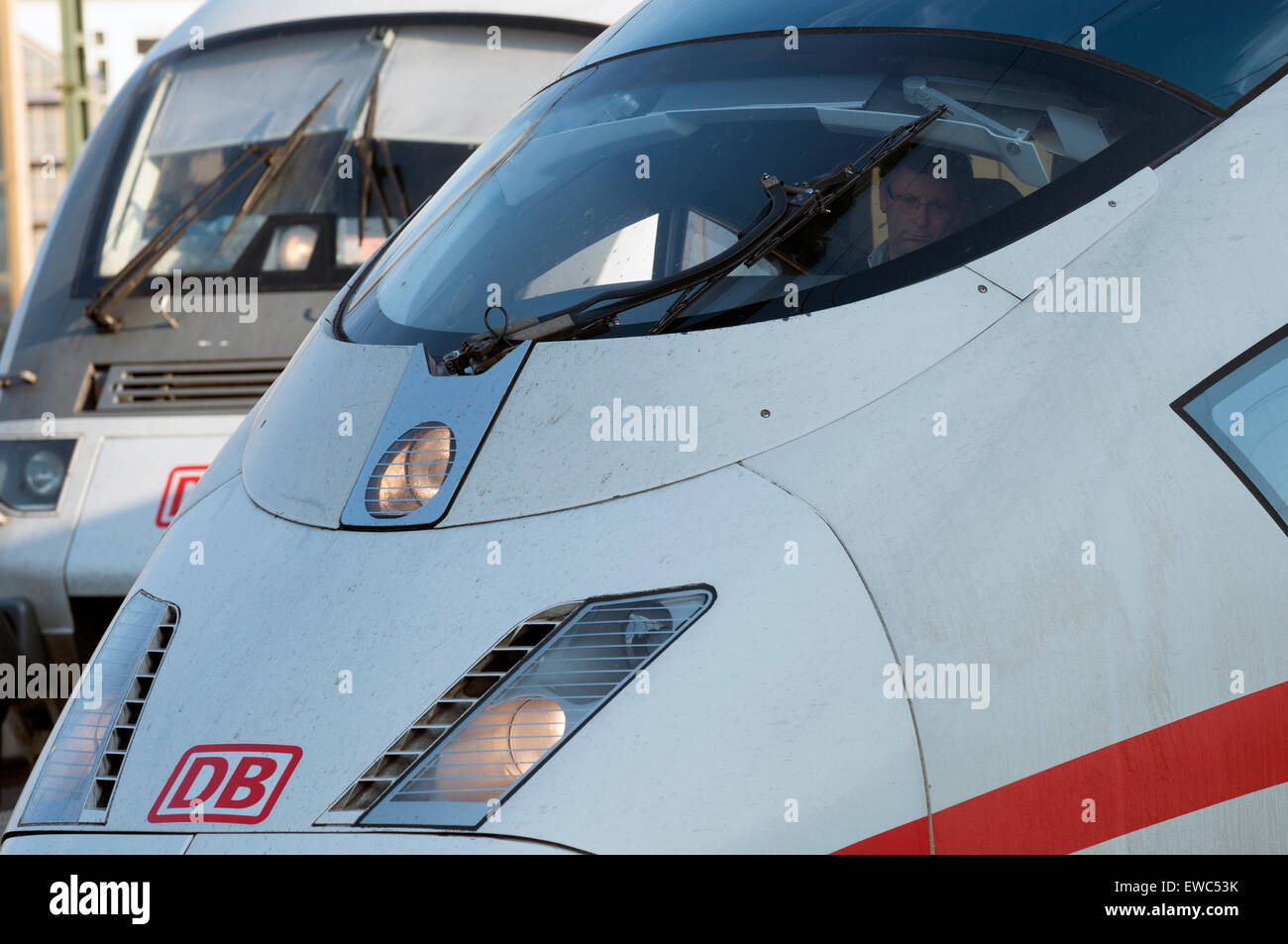 Fahrer eines Deutschland Eisenbahn Intercity Express Zug, Köln. Stockfoto