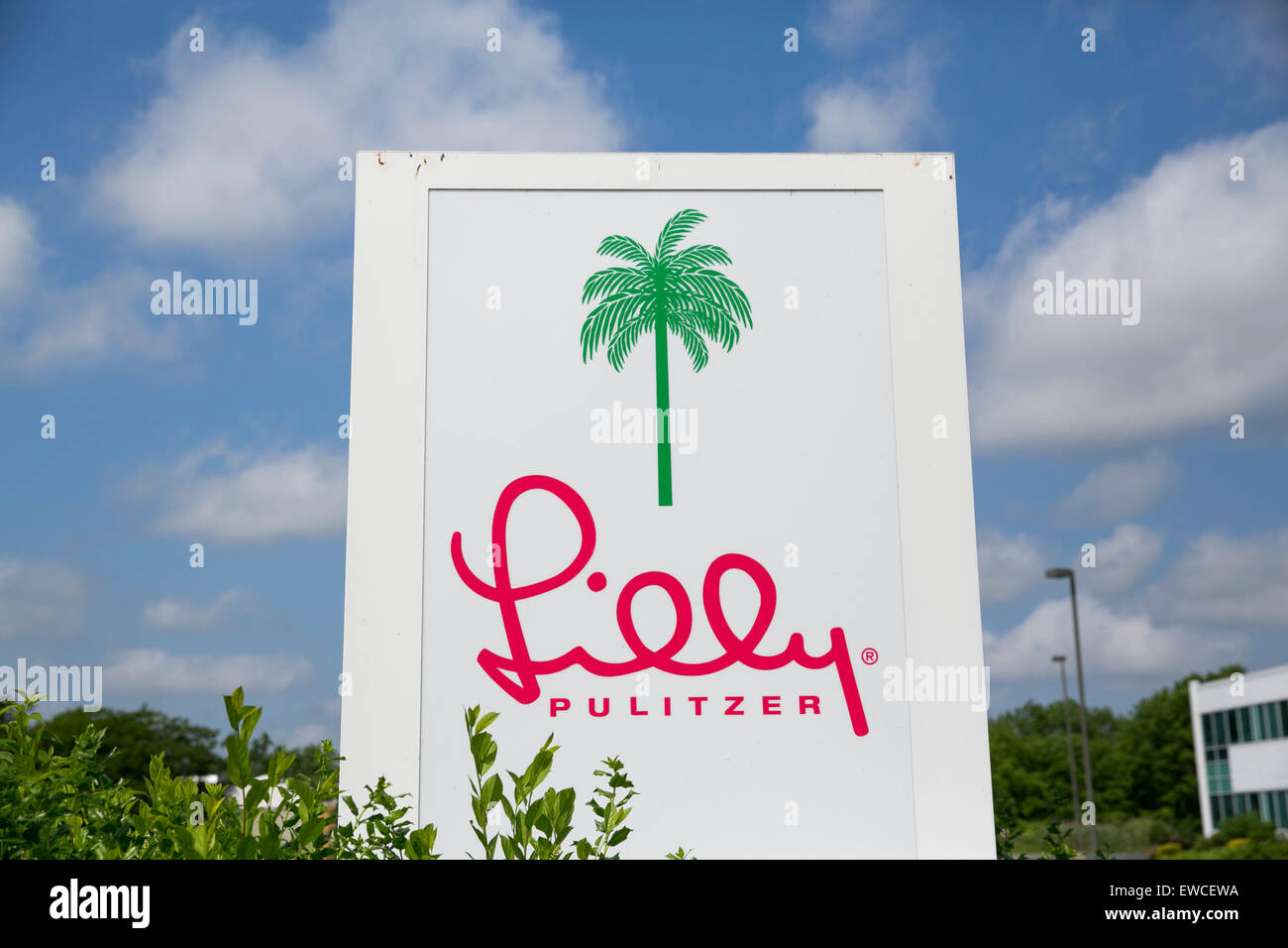 Ein Logo-Zeichen außerhalb der Sitz der Kleidung Marke Lilly Pulitzer in King Of Prussia, Pennsylvania. Stockfoto