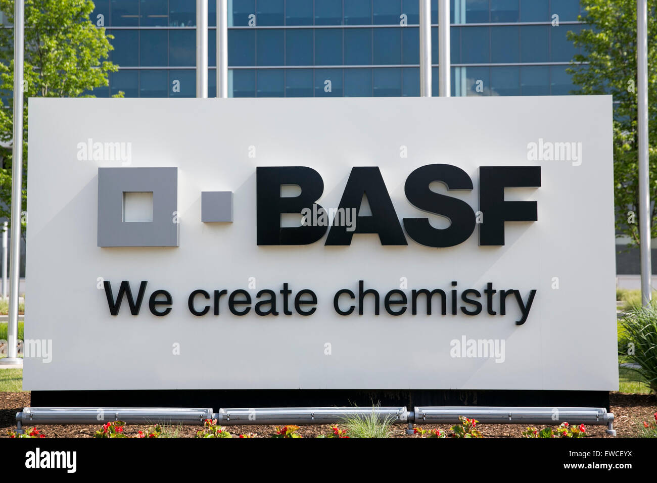 Ein Logo Zeichen außerhalb einer Einrichtung von BASF in Florham Park, New Jersey besetzt. Stockfoto Ein Logo Zeichen außerhalb einer Einrichtung von BASF in Florham Park, New Jersey besetzt. Stockfoto