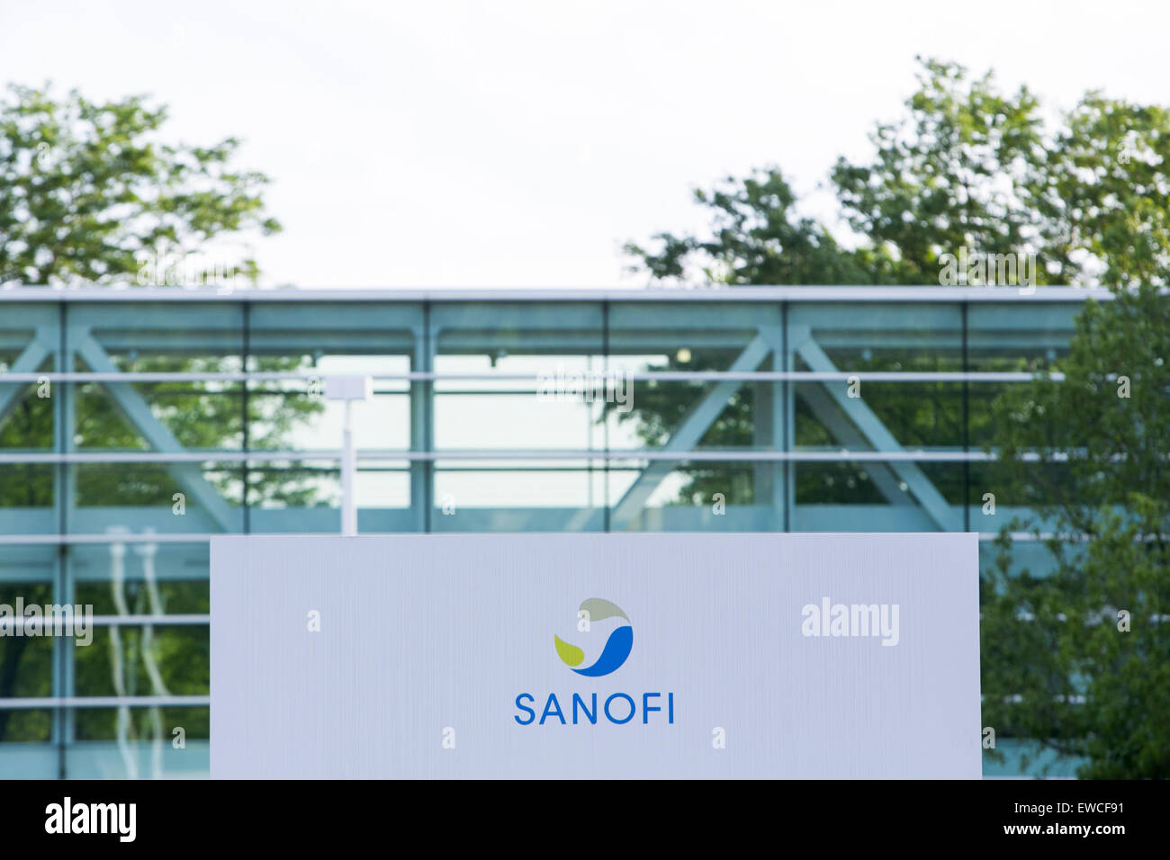 Ein Logo Zeichen außerhalb einer Einrichtung von Sanofi, in Parsippany, New Jersey besetzt. Stockfoto