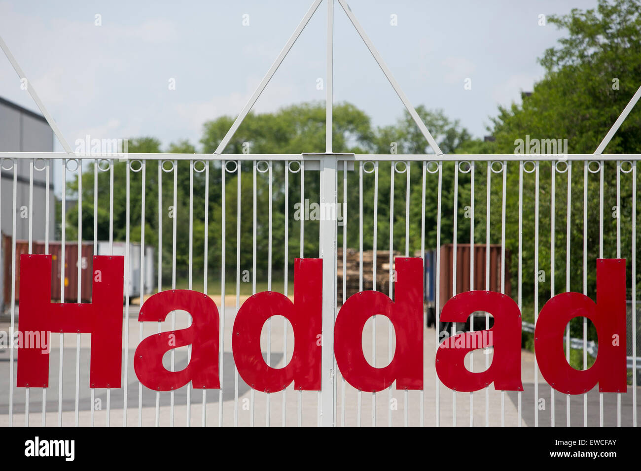 Ein Logo Zeichen außerhalb einer Einrichtung von Haddad in Cranbury, New Jersey besetzt. Stockfoto