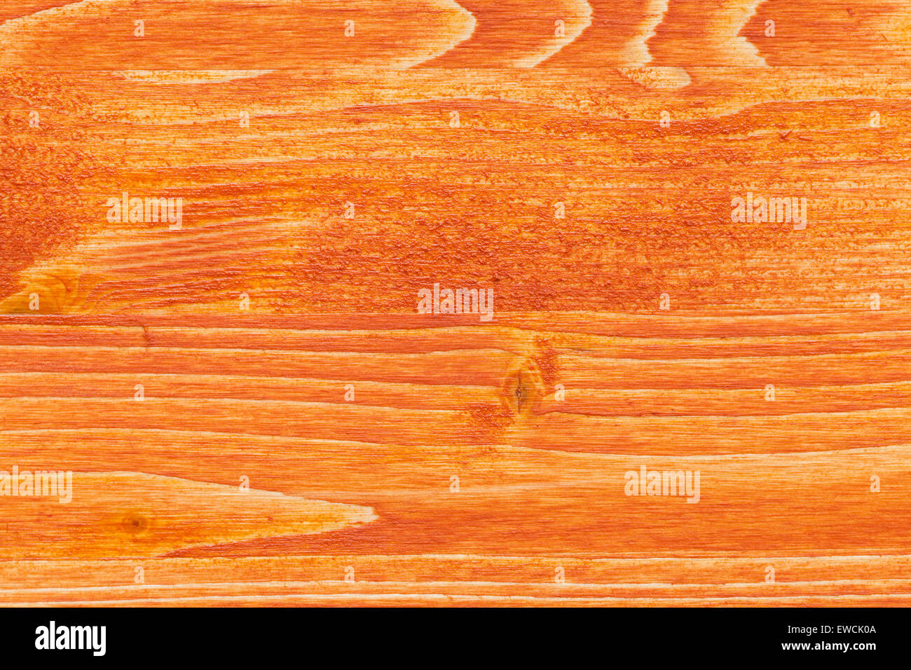 Helle Holzplatte Textur mit frischen Schicht rote Beize Stockfoto