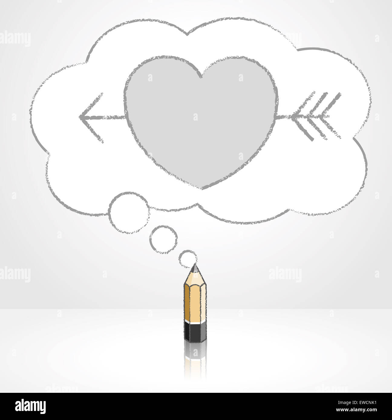 Holz Bleistift mit Reflexion Zeichnung Amors Pfeil durch Herz-Symbol in flauschige Wolke geformt Denken Blase auf grauen staatlich Stockfoto