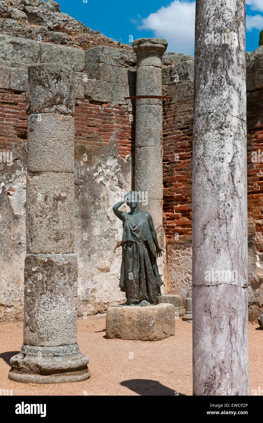 Römisches Theater - Statue der Schauspielerin Margarita Xirgu, Merida, Badajoz Provinz, Region Extremadura, Spanien, Europa Stockfoto