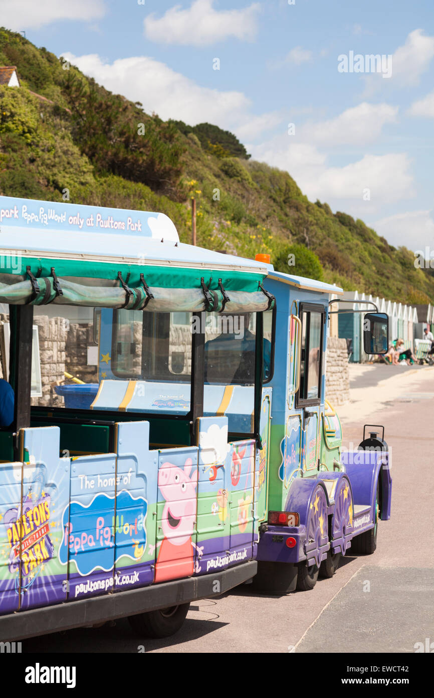Die Heimat von Peppa Pig Welt - Landtrain auf der Promenade bei Alum Chine, Bournemouth im Juni Stockfoto
