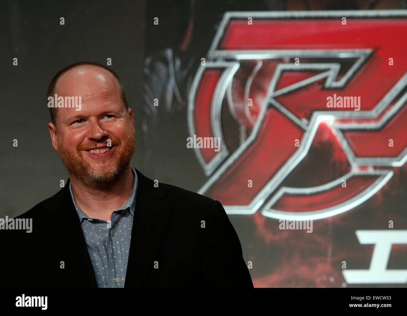 Tokio, Japan. 23. Juni 2015. Regisseur Joss Whedon besucht eine Premierenveranstaltung für seinen neuen Film "The Avengers: Age of Ultron" in Tokio, Japan, 23. Juni 2015. Der Film wird für die Öffentlichkeit vom 4. Juli in Japan gezeigt. Bildnachweis: Stringer/Xinhua/Alamy Live-Nachrichten Stockfoto