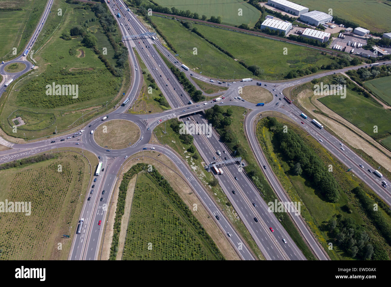 LUFTAUFNAHME DER M1 AUTOBAHN IN DER NÄHE VON RIDGMONT, BUCKINGHAMSHIRE Stockfoto