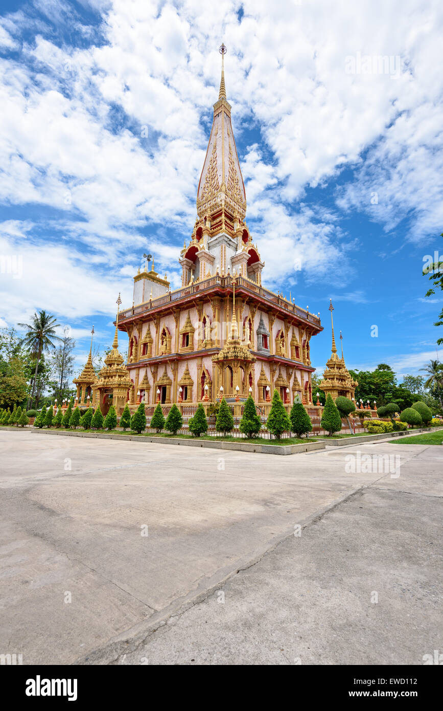 Schöne Pagode Wat Chalong oder Tempel Wat Chaitararam Sehenswürdigkeiten und am Ort des Gottesdienstes in der Provinz Phuket, Thailand Stockfoto