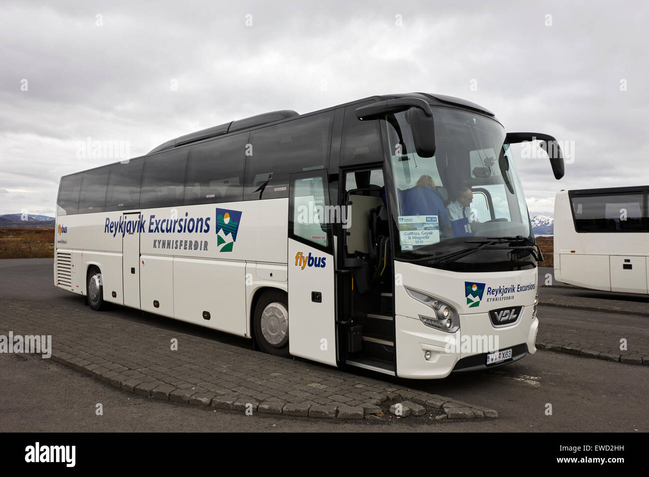 Goldener Kreis Reisebus parkte am Thingvellir Island Stockfoto