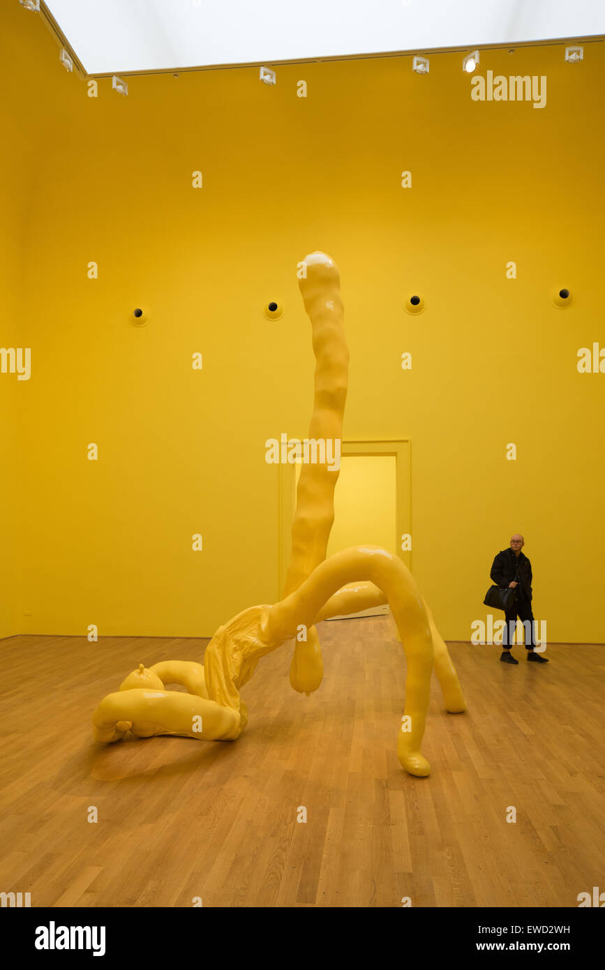 Pavillon von Großbritannien auf der Biennale in Venedig 2015. Gran Bretagna. "I SCREAM DADDIO" Künstlerin Sarah Lucas. Stockfoto