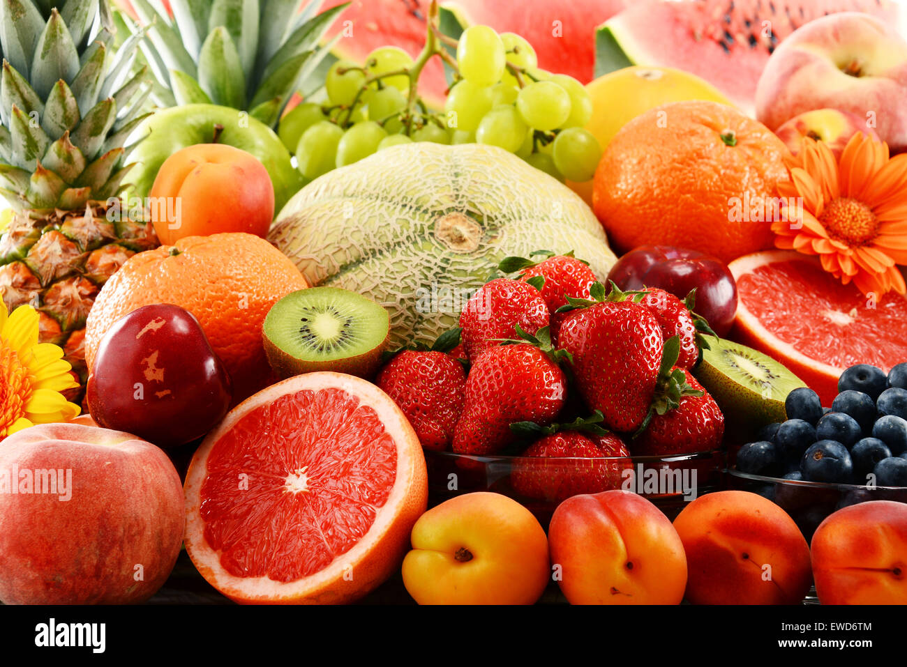 Komposition mit verschiedenen Früchten. Stockfoto