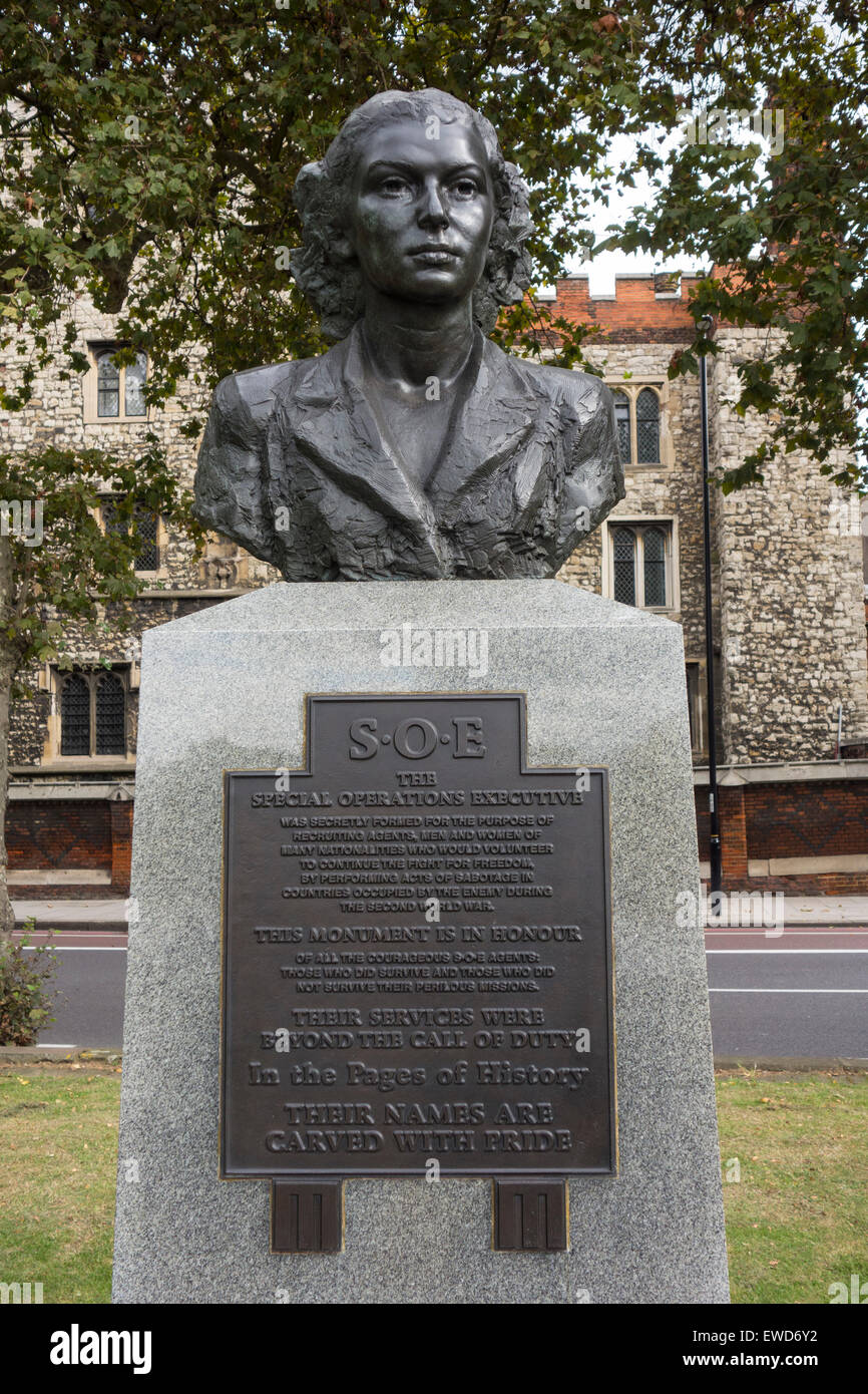 Porträt von Violette Szabo, Special Operations Executive Memorial, Albert Embankment, London, England. Stockfoto