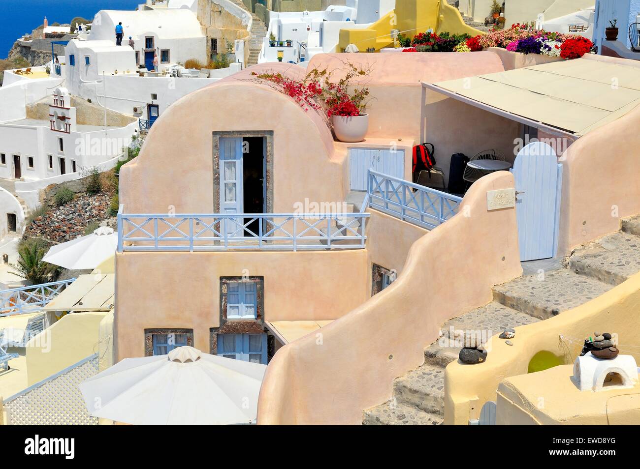Traditionelles Haus und Urlaub Unterkunft im Dorf Oia, Santorini, Griechenland Stockfoto