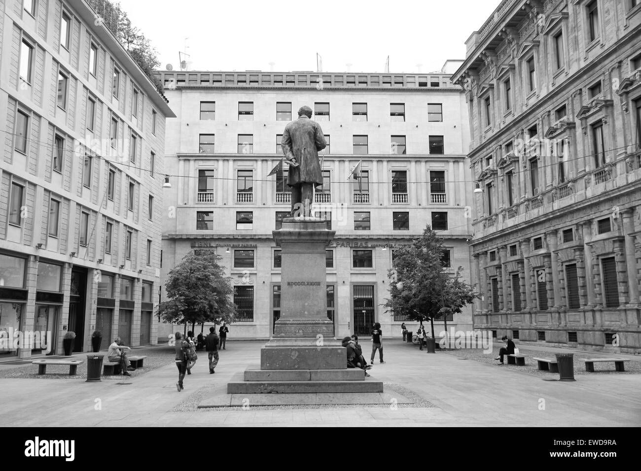 Denkmal von Piazza San Fedele und Alessandro Manzoni in Mailand, Italien Stockfoto