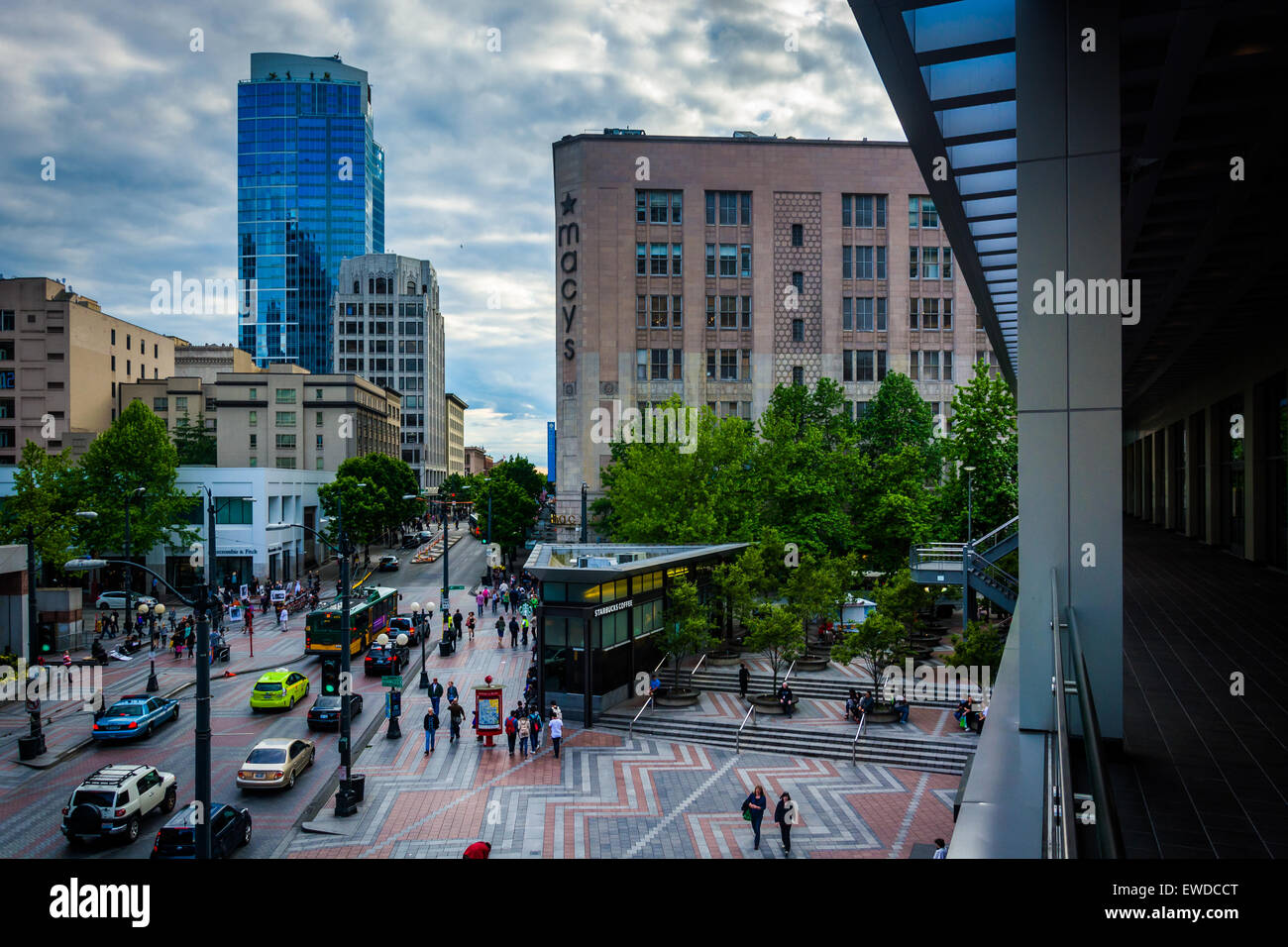 Ansicht von Gebäuden am Westlake Square in Seattle, Washington. Stockfoto