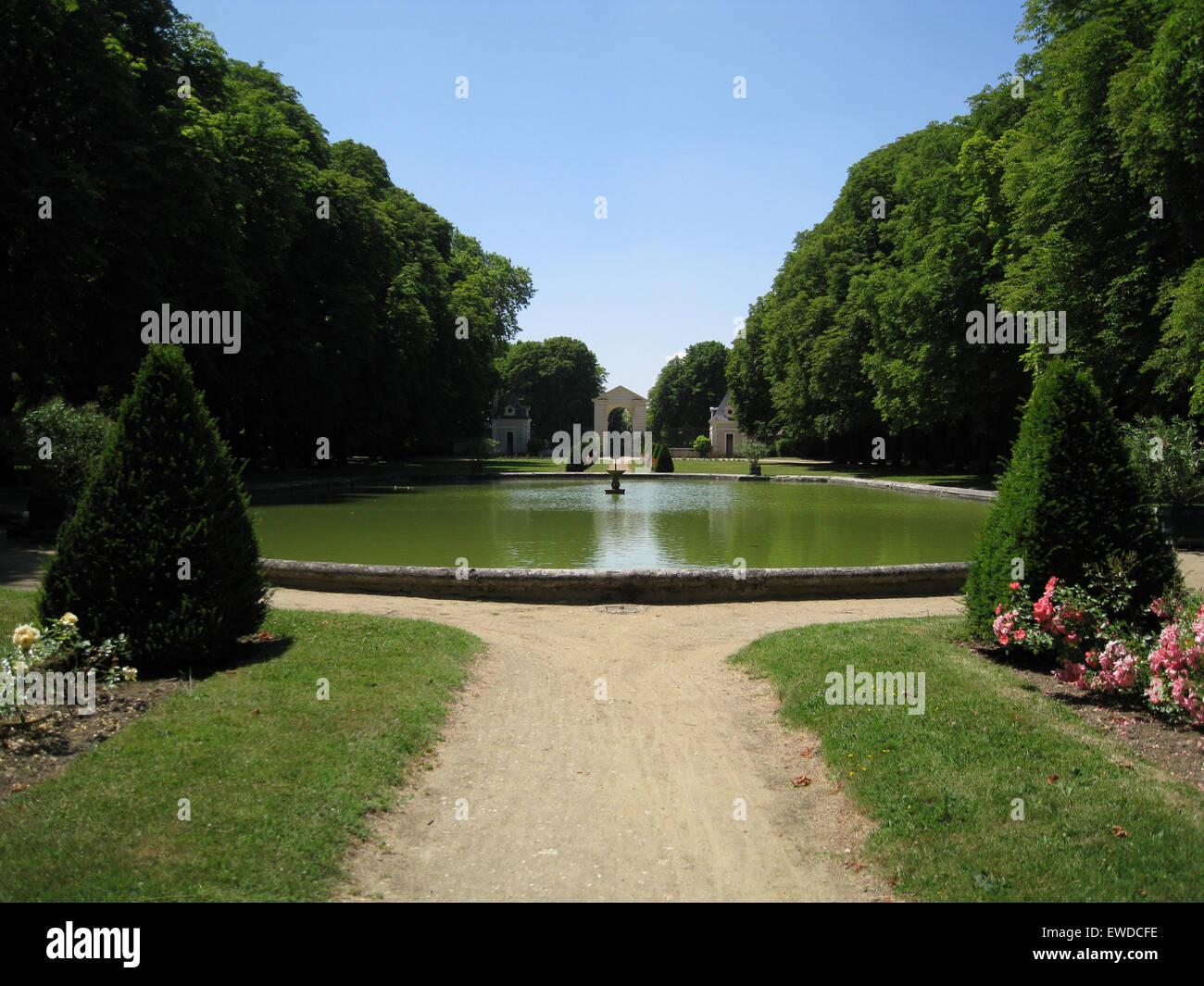 Französischer garten Fotos und Bildmaterial in hoher Auflösung Alamy