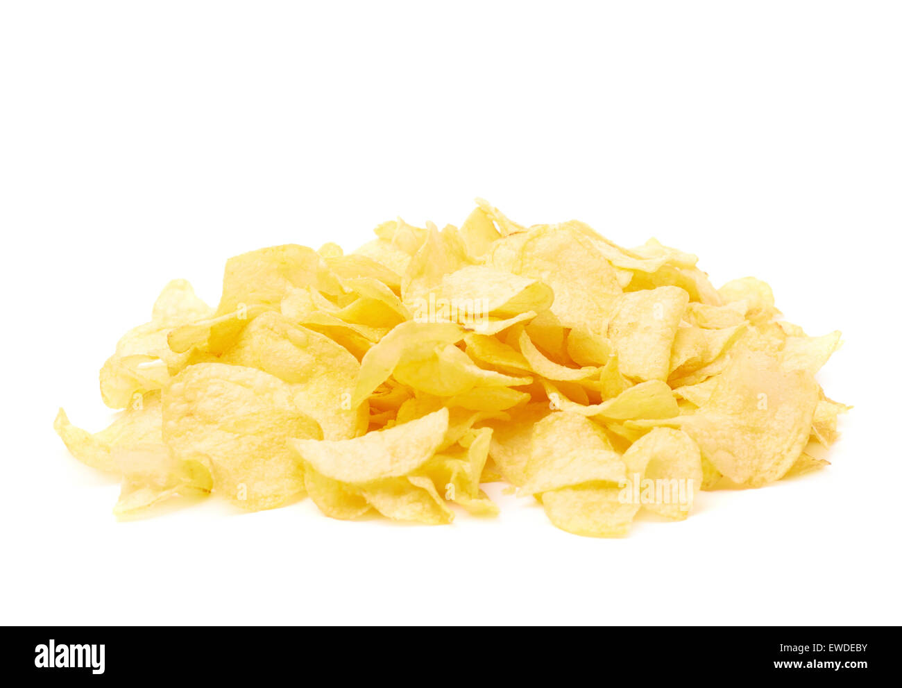 Haufen von mehreren Kartoffelchips isoliert Stockfoto
