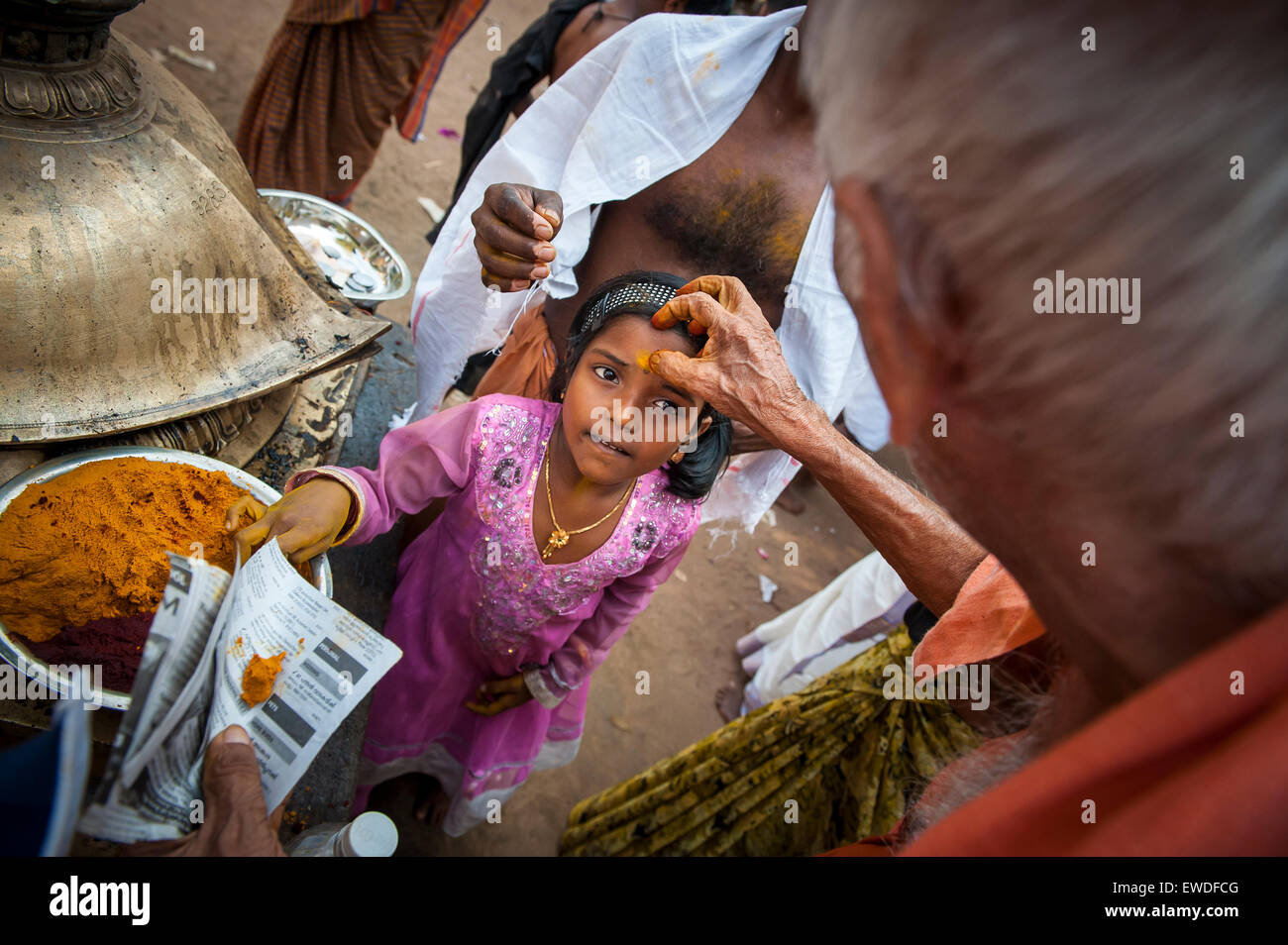 Anhänger nehmen Teil Kodungalloor Bharani Festival in Kerala, Indien. Stockfoto