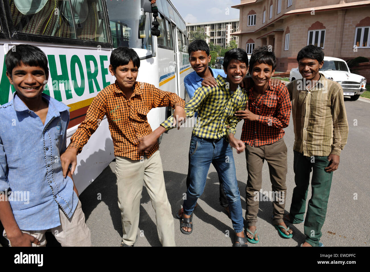 Young indian boys Fotos und Bildmaterial in hoher Auflösung Alamy