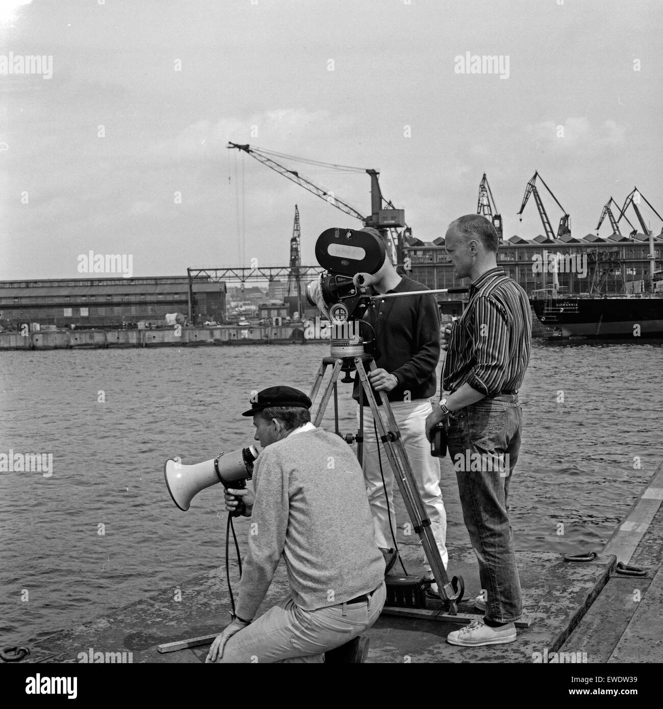 Corinne Und der Seebär, Fernsehfilm, Deutschland 1966, Regie: Thomas Engel, Drehtermin Im Hafen in Hamburg Stockfoto