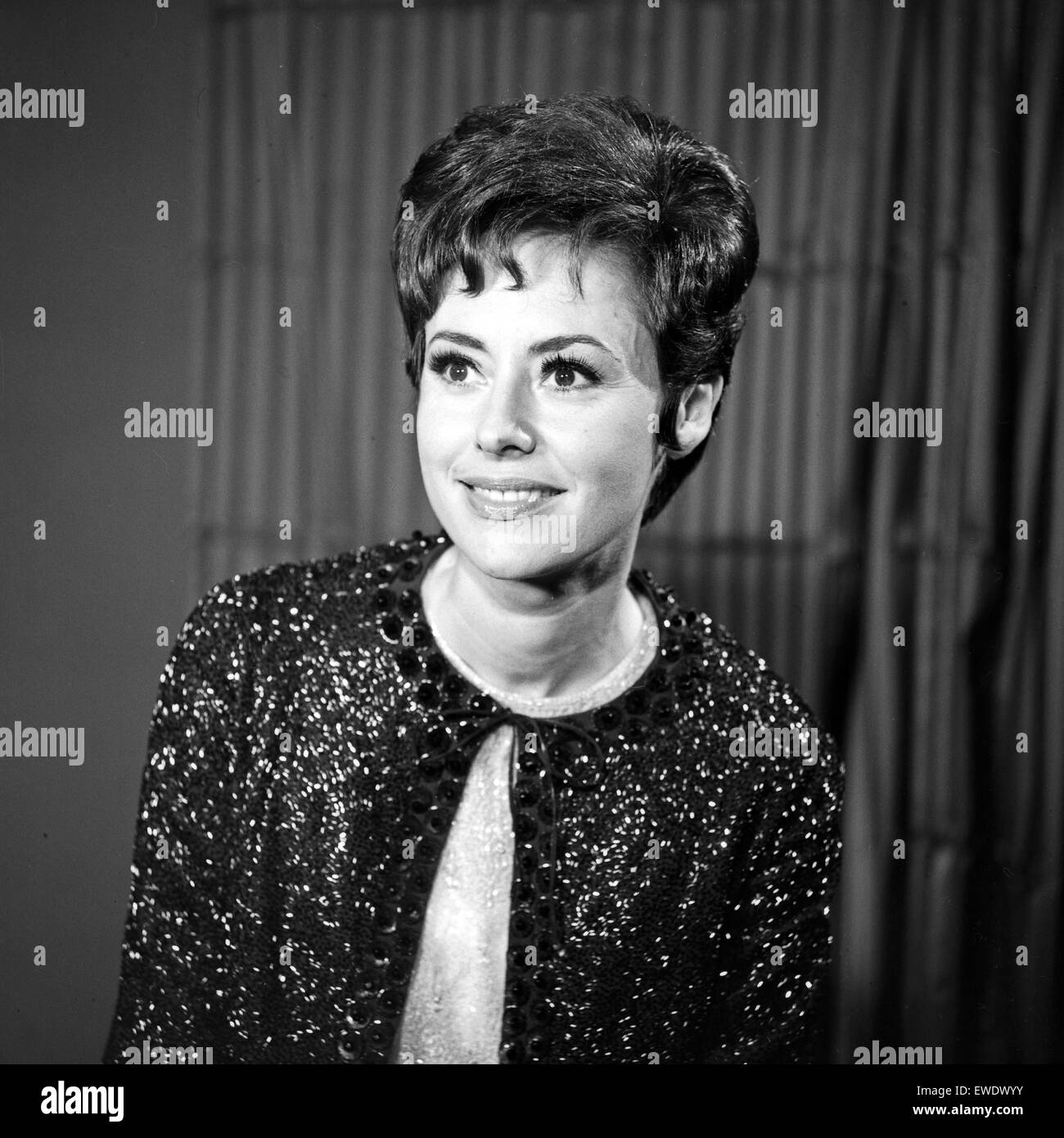 wie sieht caterina valente heute aus