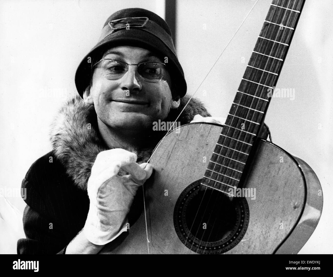 Deutscher Komiker Otto Waalkes und Wittlich, Deutschland 1980er Jahre. Deutsche Komiker und Schauspieler Otto Waalkes, Deutschland der 80er Jahre. Stockfoto