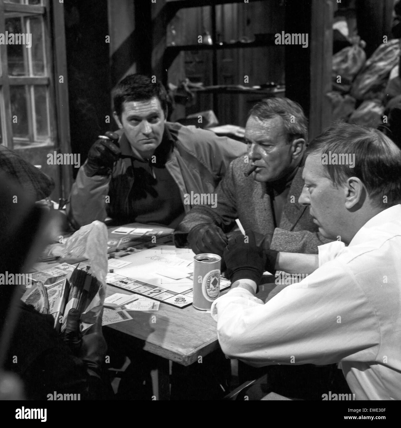 Sterben die Gentlemen bitten Zur Kasse, Fernsehminiserie, Deutschland 1966, Regie: John Olden, Claus Peter Witt, Monia: Franz Mosthav, Karl-Heinz Hess, Günther Neutze Stockfoto