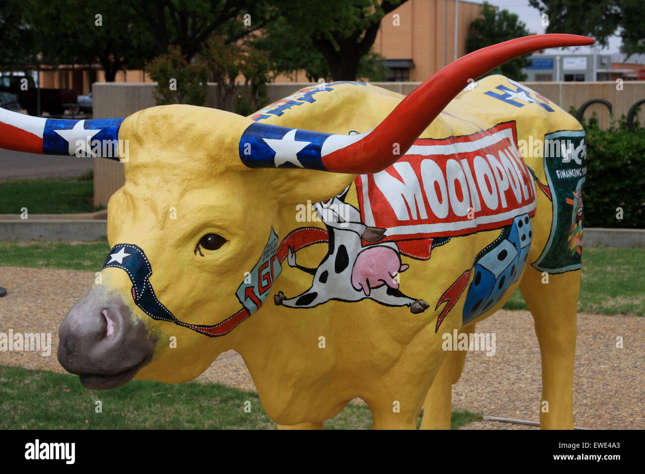 Moonopoly Kuh in einem kleinen texanischen Stadt Stockfoto