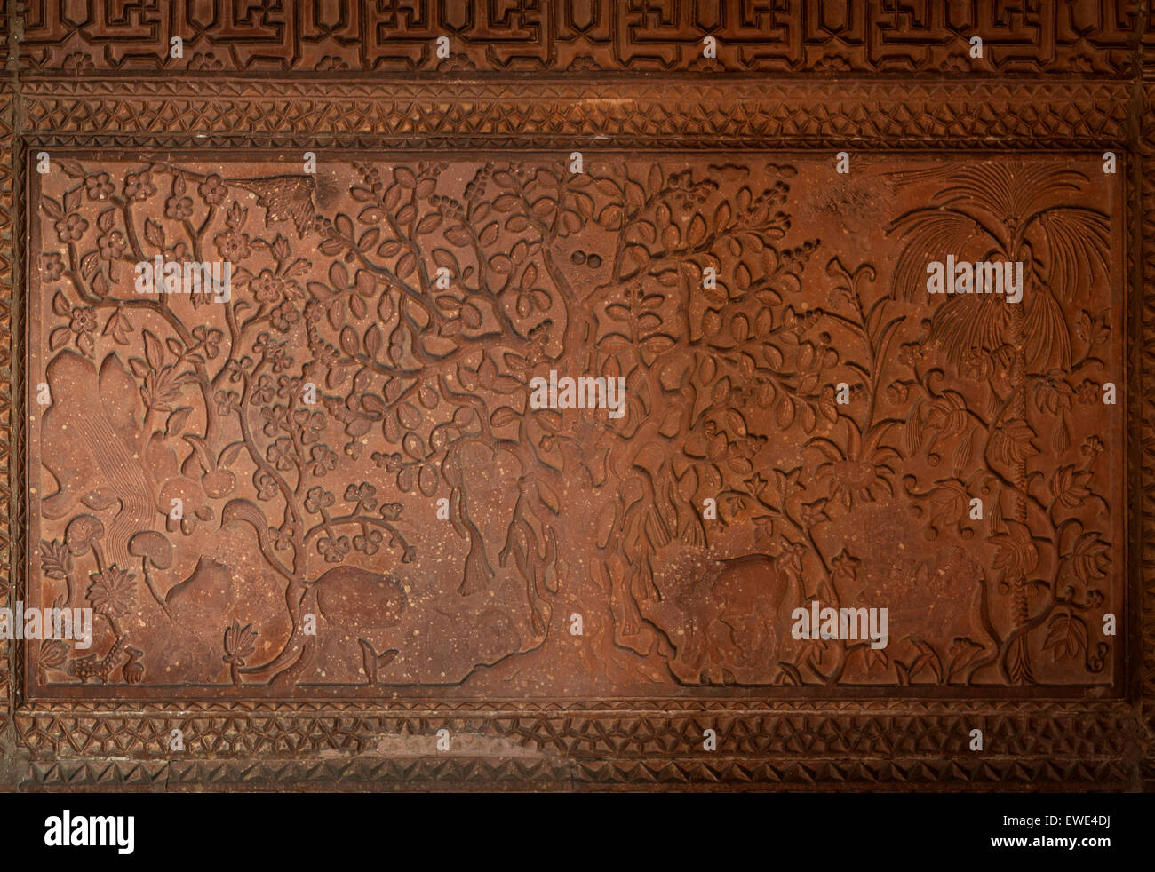 Geschnitzte Sandstein-Motiv in den verlassenen sechzehnten Jahrhundert Stadt von Fatehpur Sikri in Uttar Pradesh, Indien Stockfoto