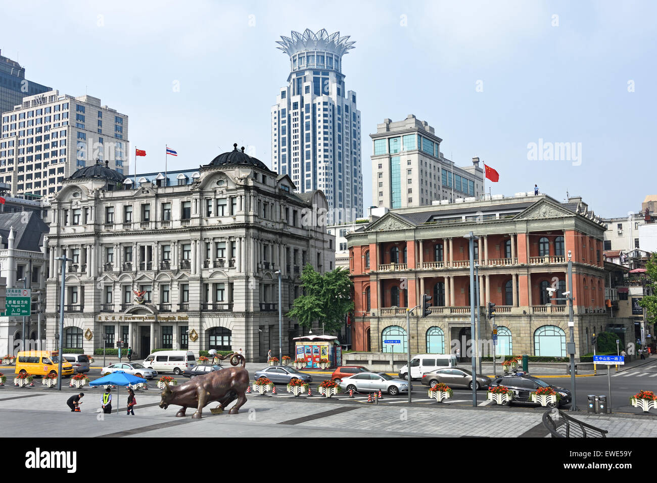 Alte historische und moderne Gebäude auf The Bund in Shanghai (Europäische Architektur) Stockfoto