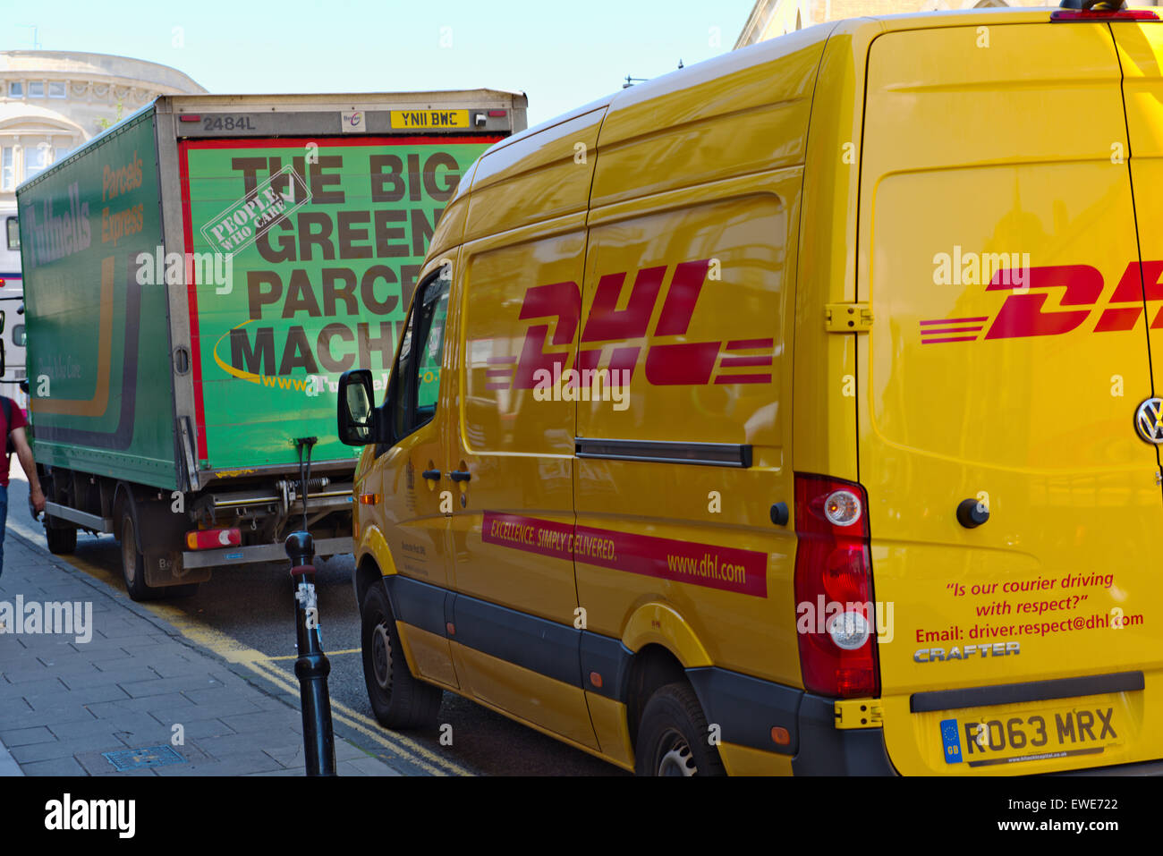 Kurier-Lieferfahrzeuge Stockfoto