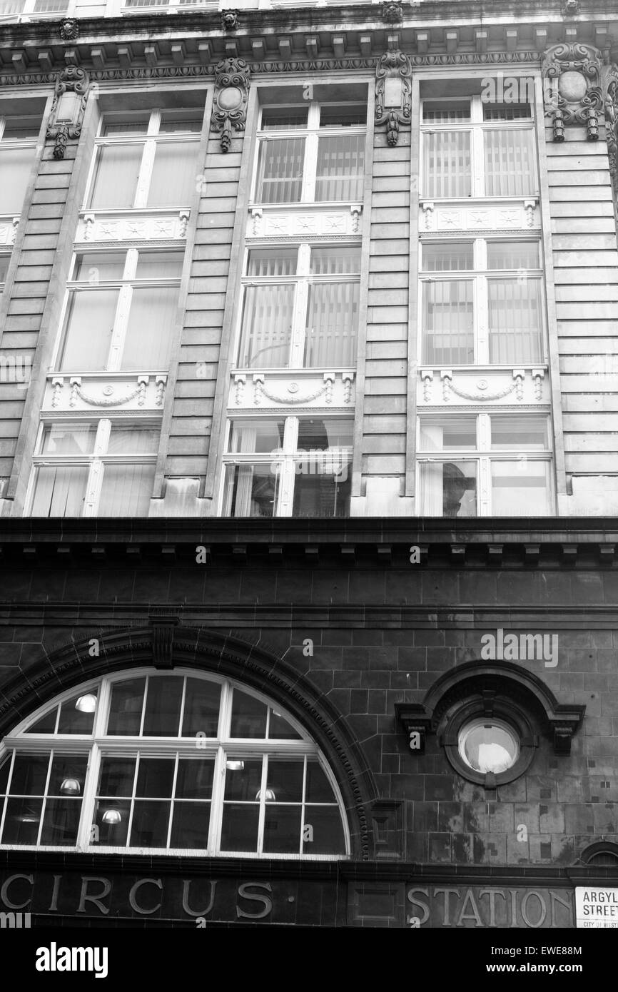 Ein Blick auf Oxford Circus Bahnhofsgebäude von Argyll Street, London, England. Stockfoto