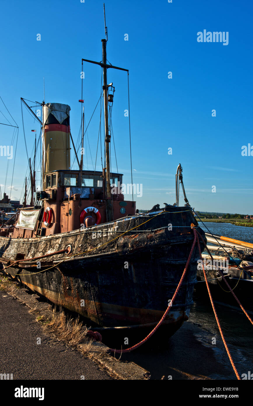 Nur ein paar alte Lastkähne bleiben in der einst belebten Kai-Seite von Maldon, Essex. Jetzt hauptsächlich für Partys, Funktionen und Kreuzfahrten. Stockfoto