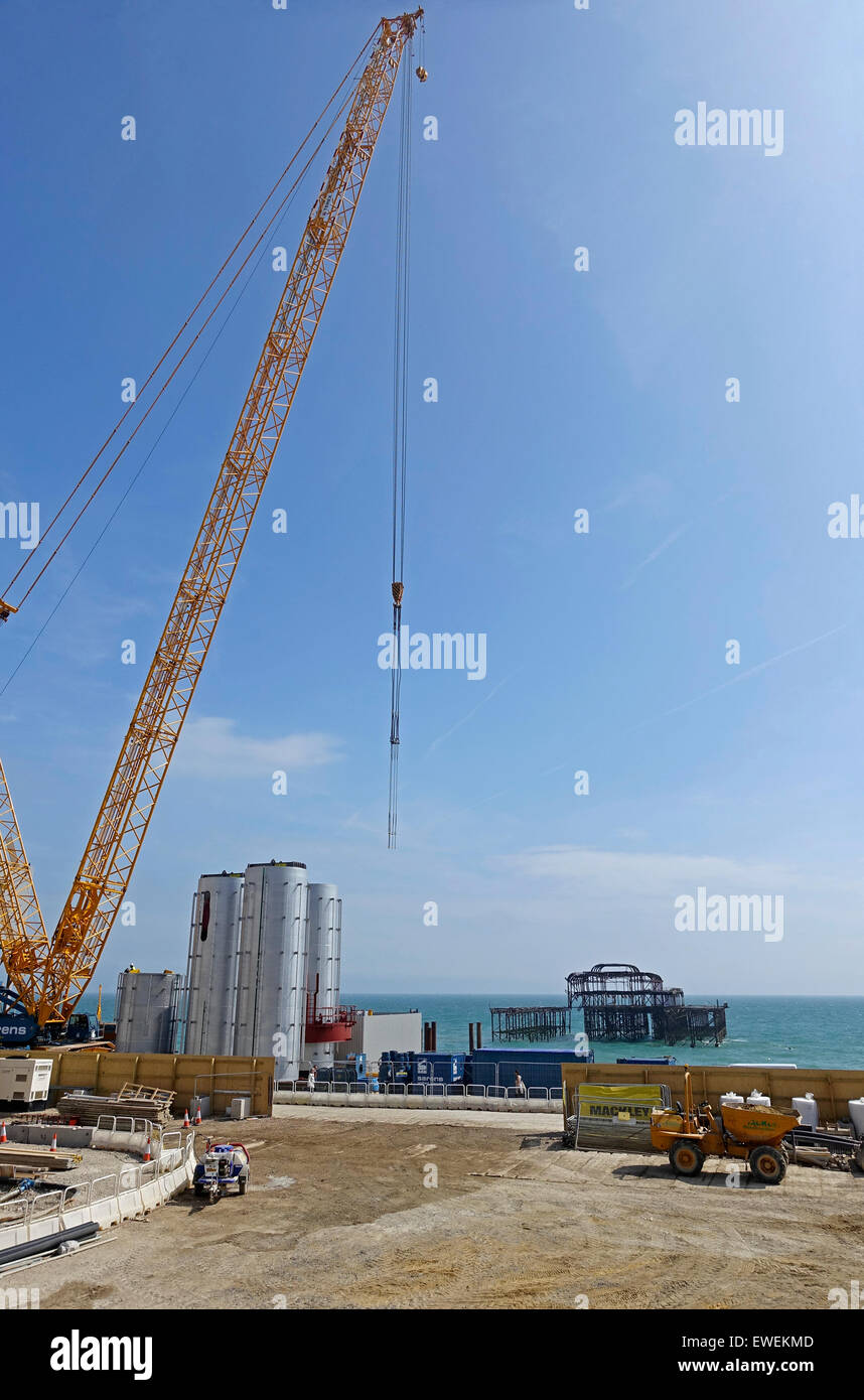 Bauarbeiten an der Brighton i360 - eine neue Attraktion auf Brighton Seafront und erste vertikale Seilbahn der Welt Stockfoto