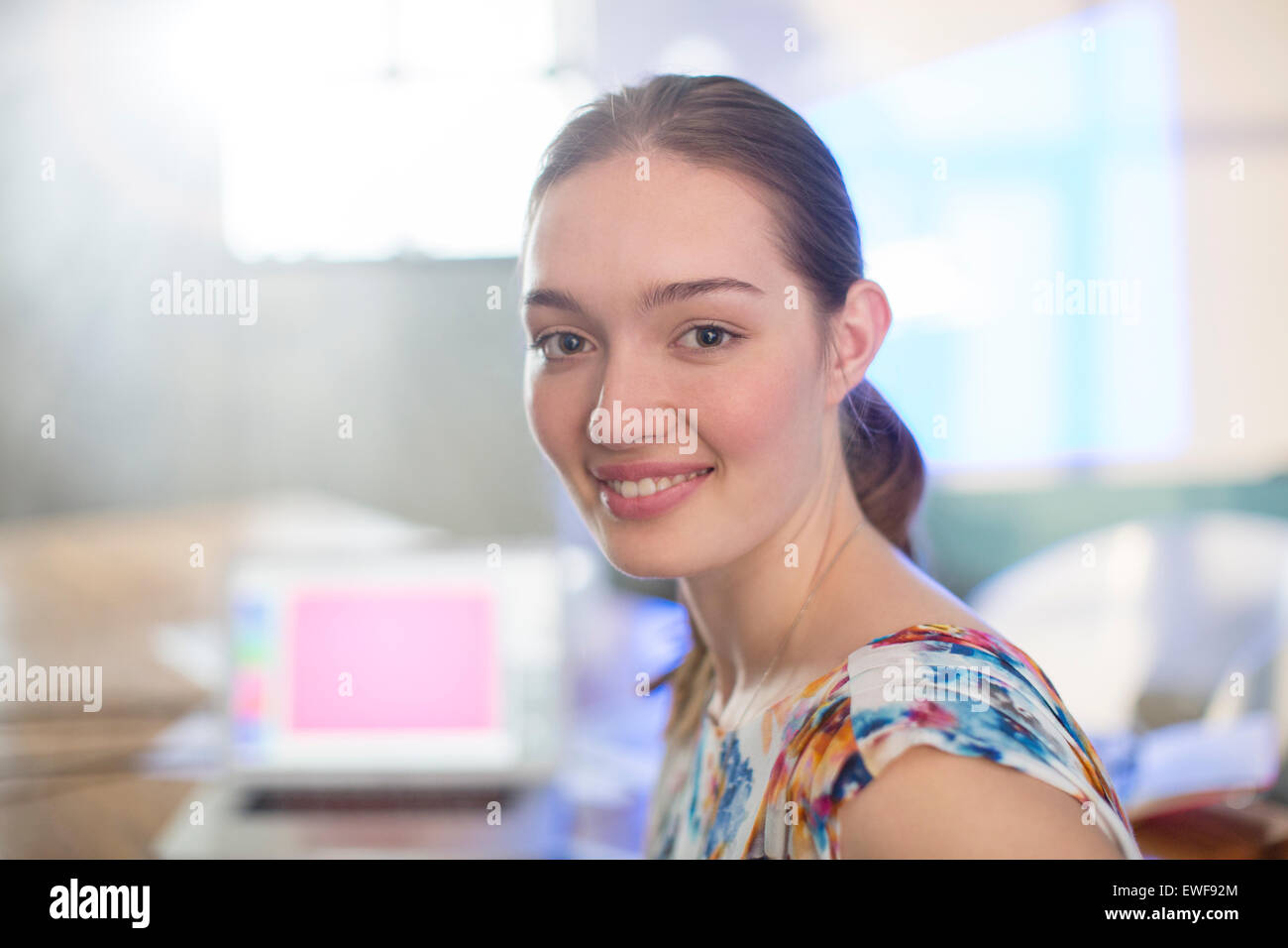 Porträt, lächelndes Geschäftsfrau Stockfoto