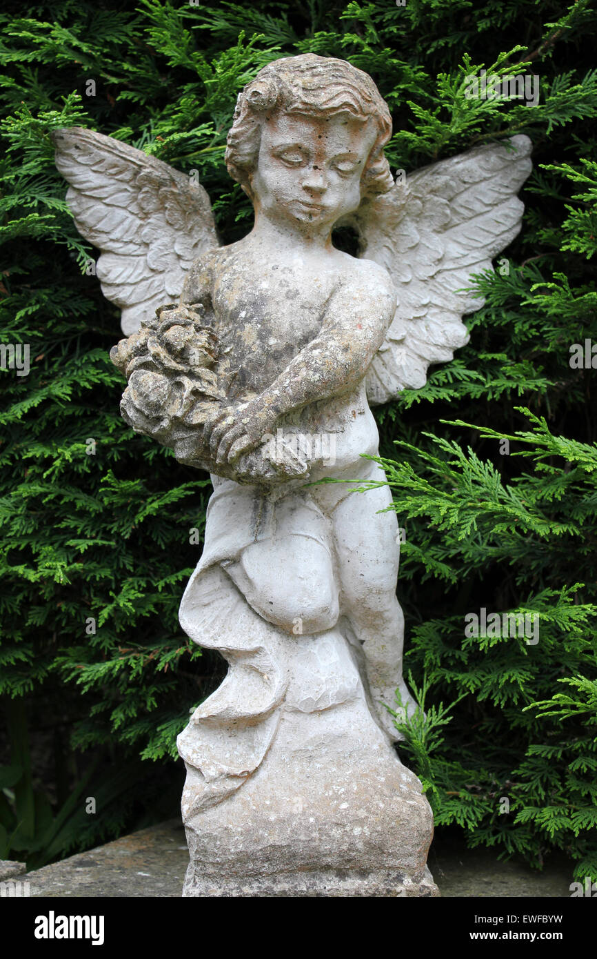 Steingarten Cherub Statue Ornament Stockfoto